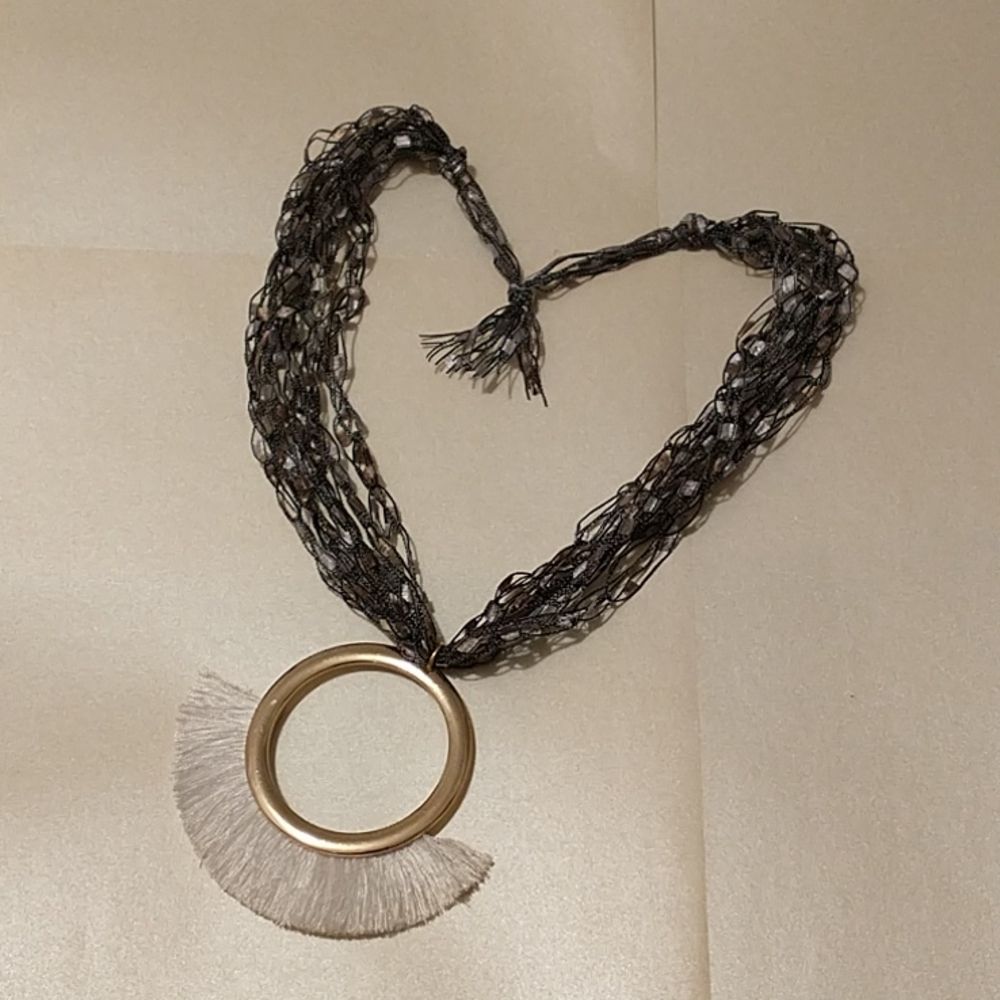 Ladder Ribbon Necklace! - Picture 4 of 10